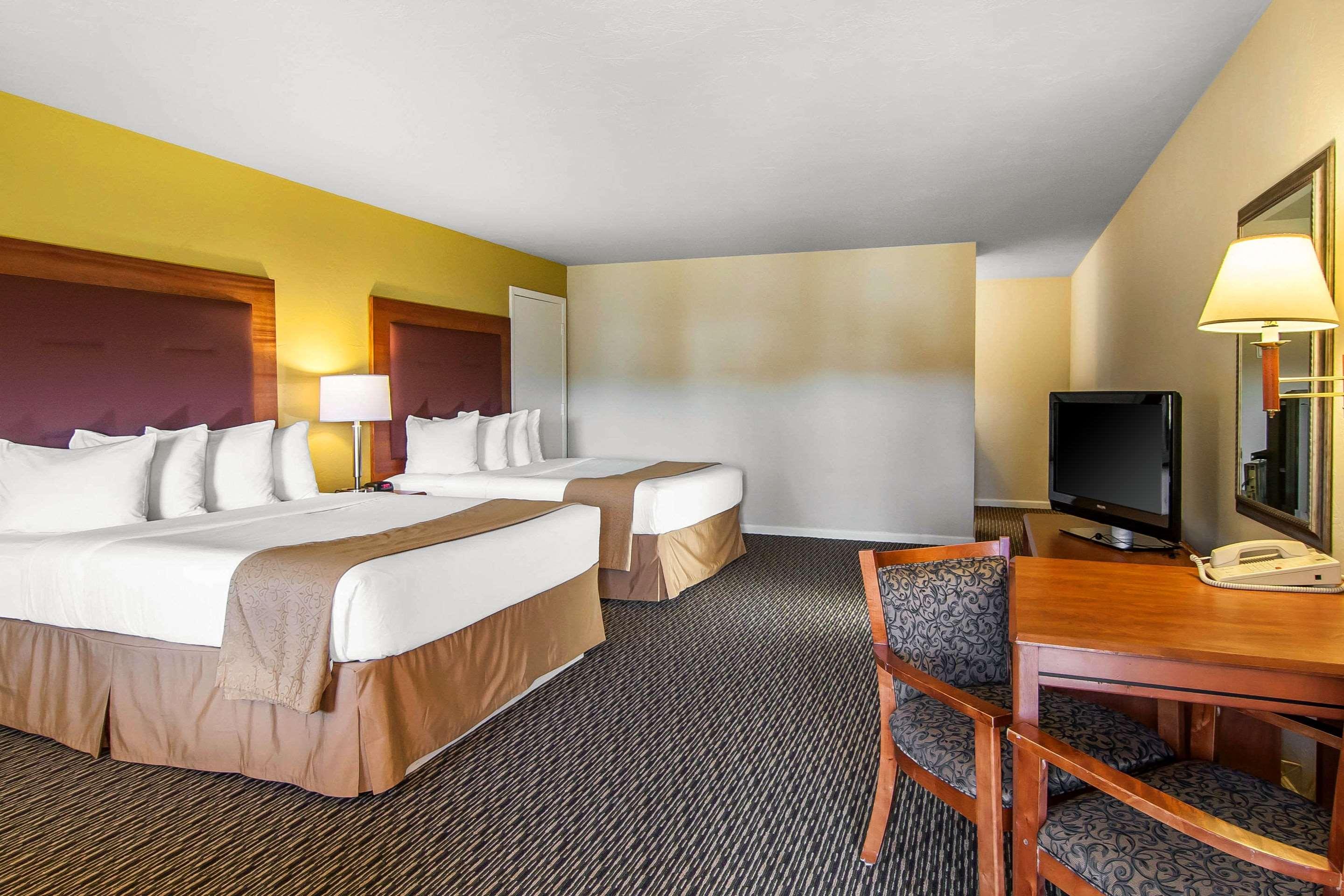 Quality Inn & Suites At Coos Bay North Bend Buitenkant foto