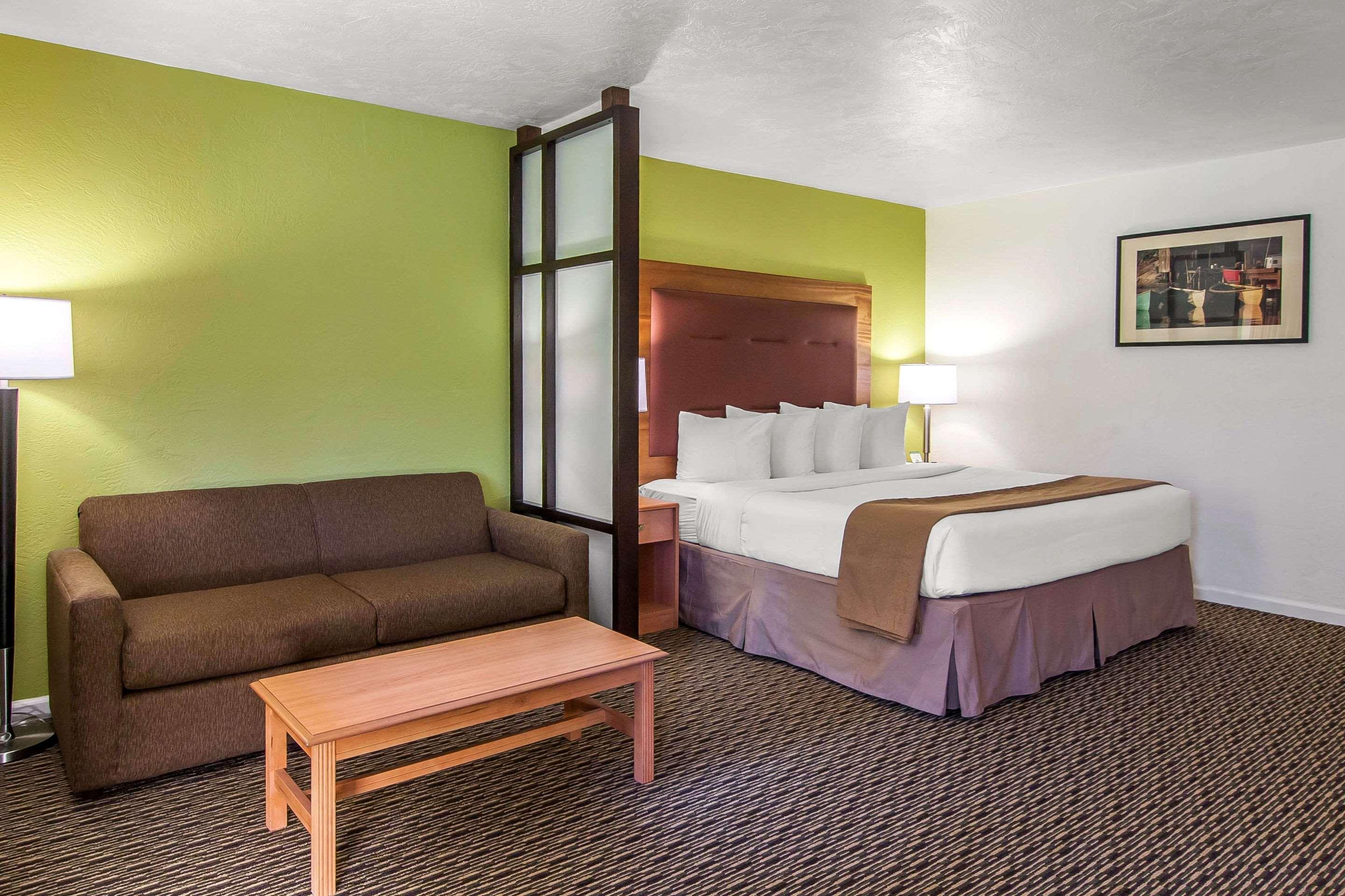 Quality Inn & Suites At Coos Bay North Bend Buitenkant foto
