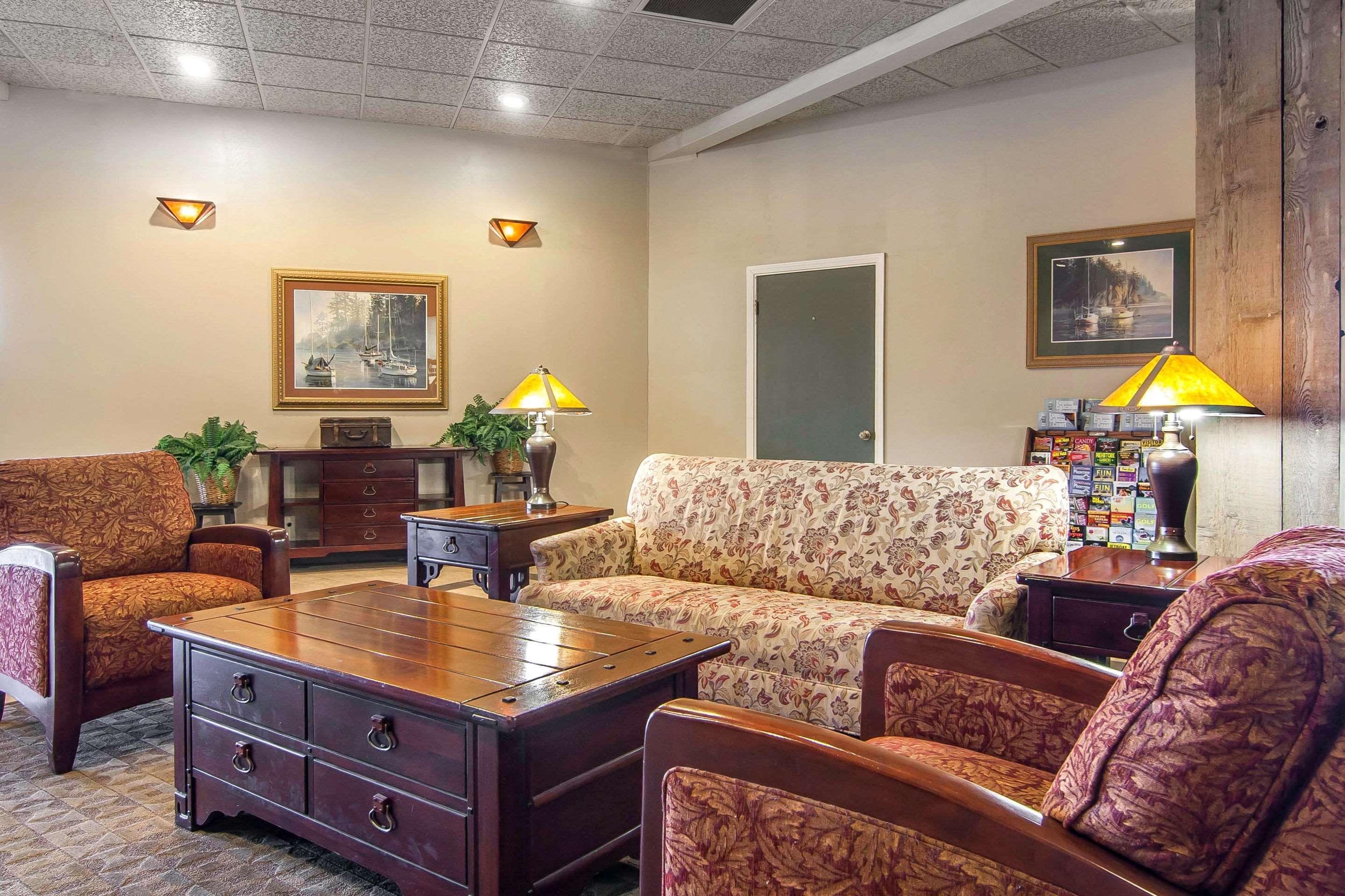Quality Inn & Suites At Coos Bay North Bend Buitenkant foto