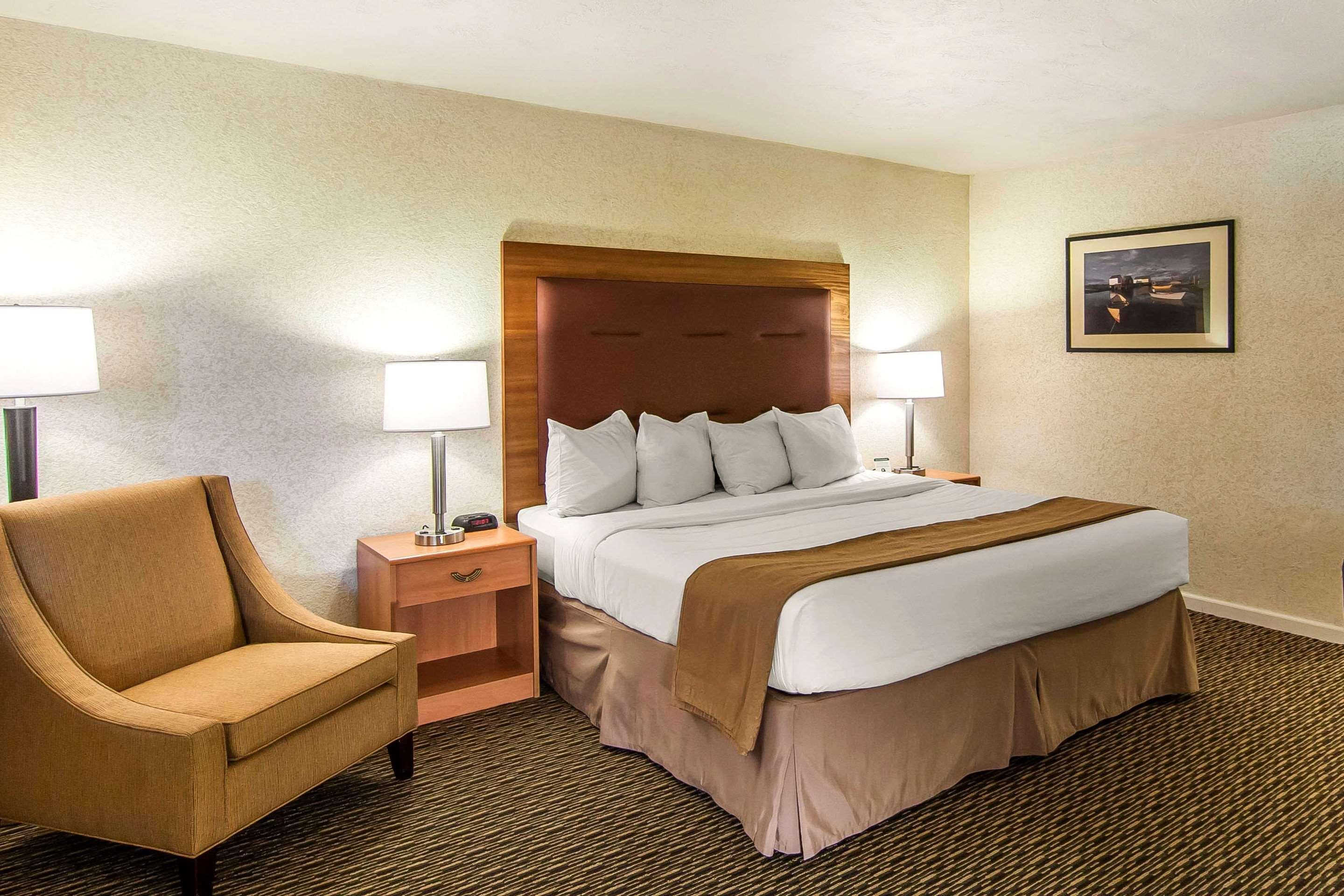 Quality Inn & Suites At Coos Bay North Bend Buitenkant foto