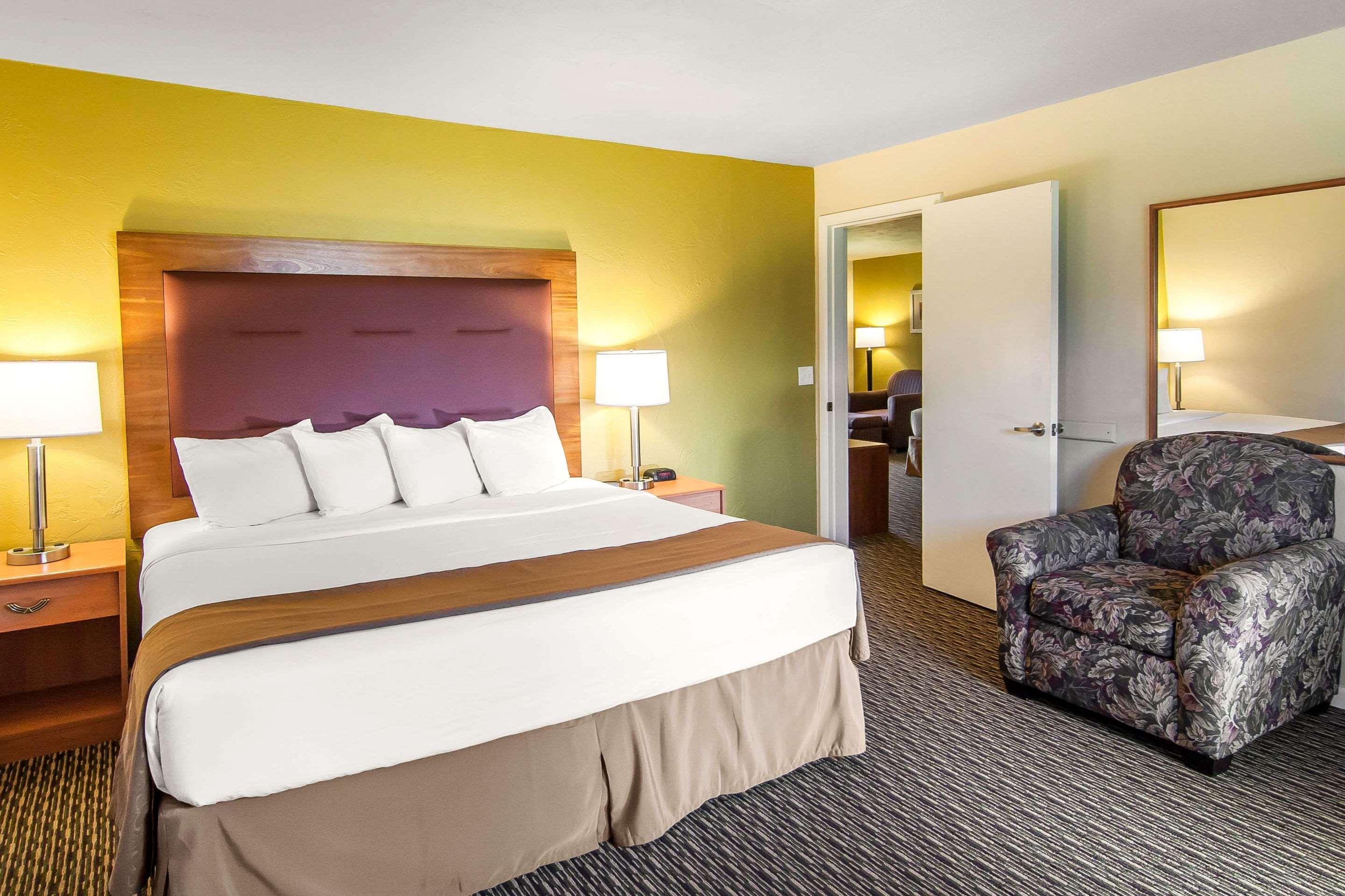 Quality Inn & Suites At Coos Bay North Bend Buitenkant foto