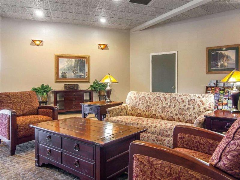 Quality Inn & Suites At Coos Bay North Bend Buitenkant foto