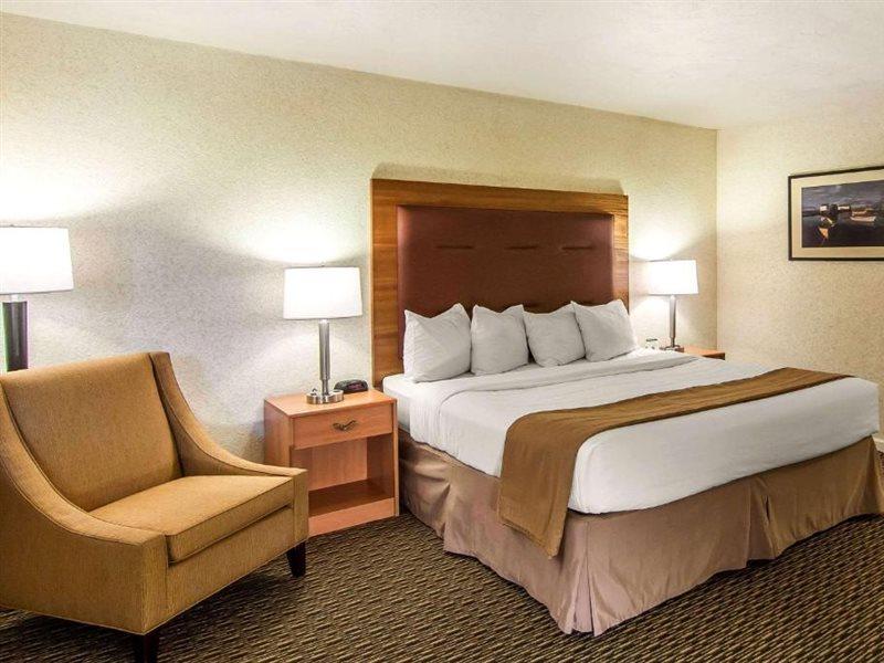 Quality Inn & Suites At Coos Bay North Bend Buitenkant foto
