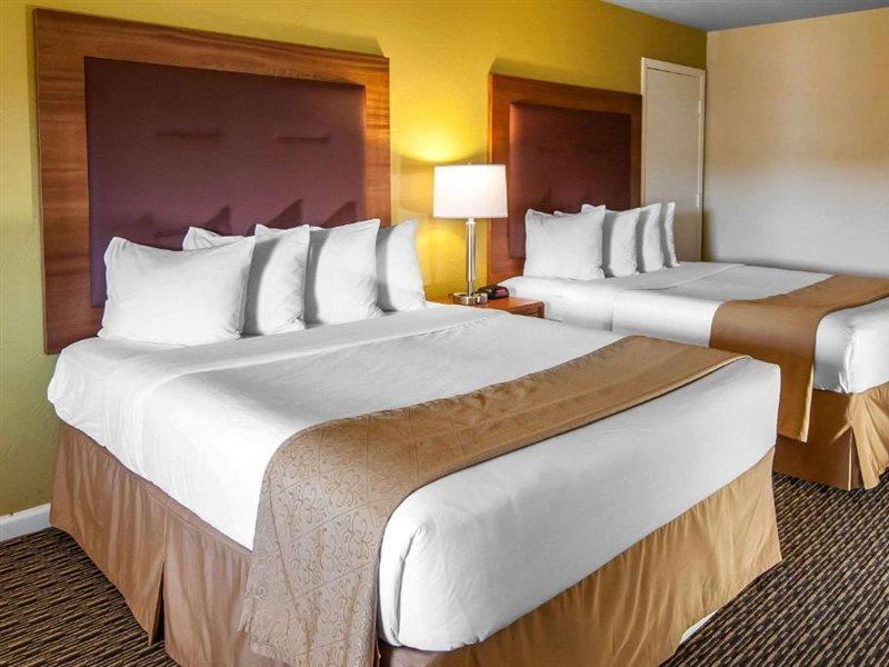 Quality Inn & Suites At Coos Bay North Bend Buitenkant foto