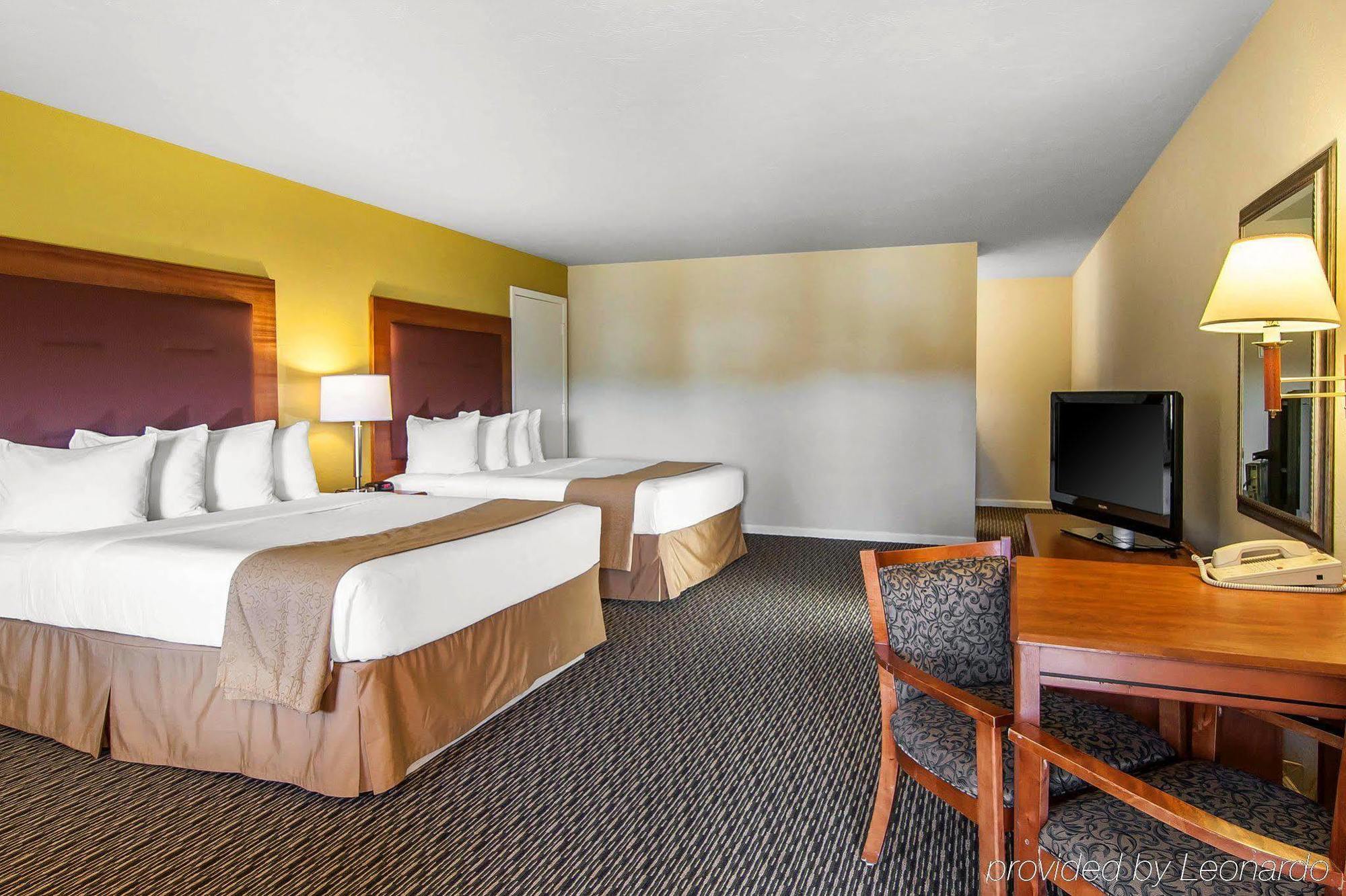 Quality Inn & Suites At Coos Bay North Bend Buitenkant foto