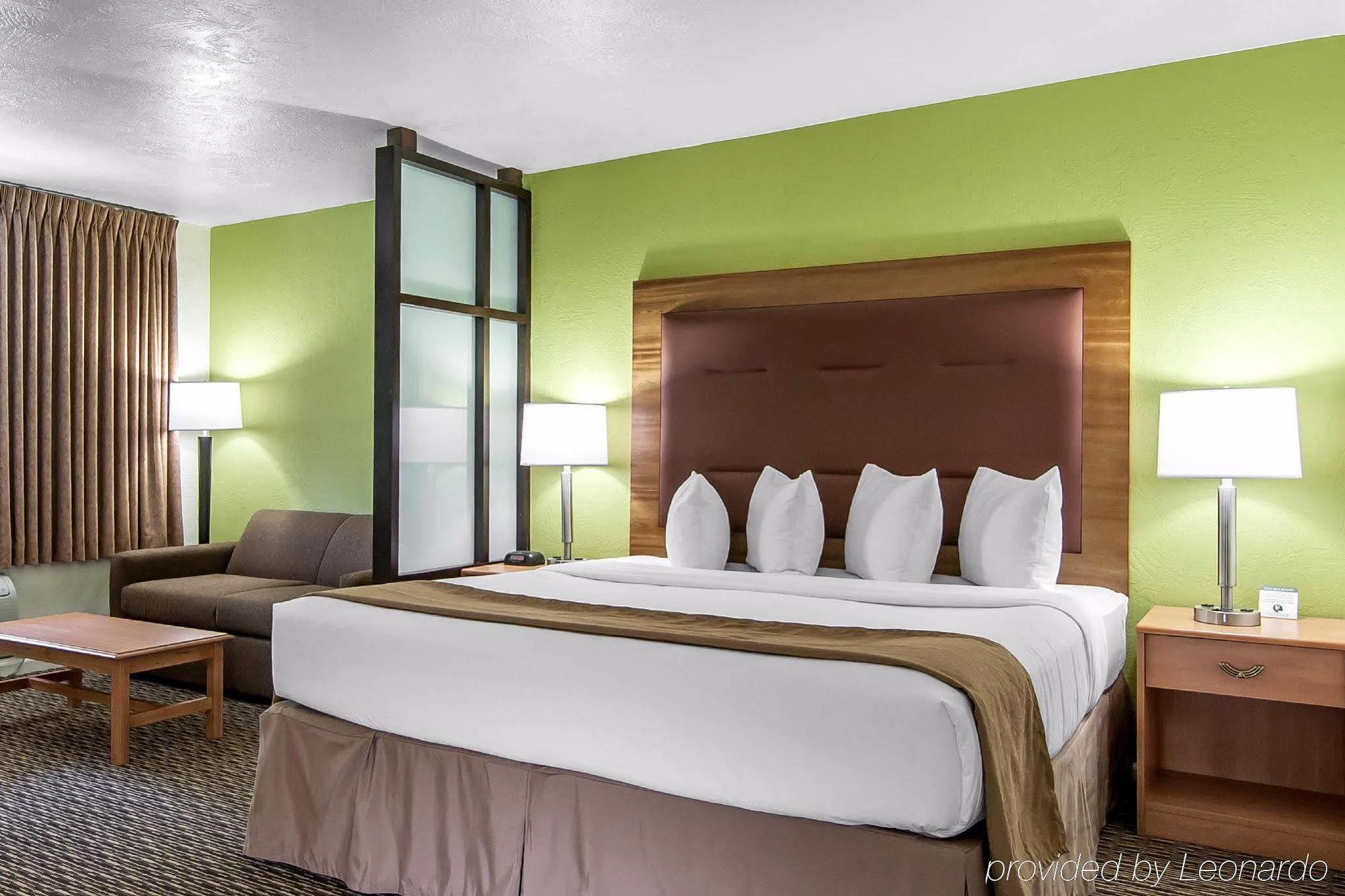 Quality Inn & Suites At Coos Bay North Bend Buitenkant foto