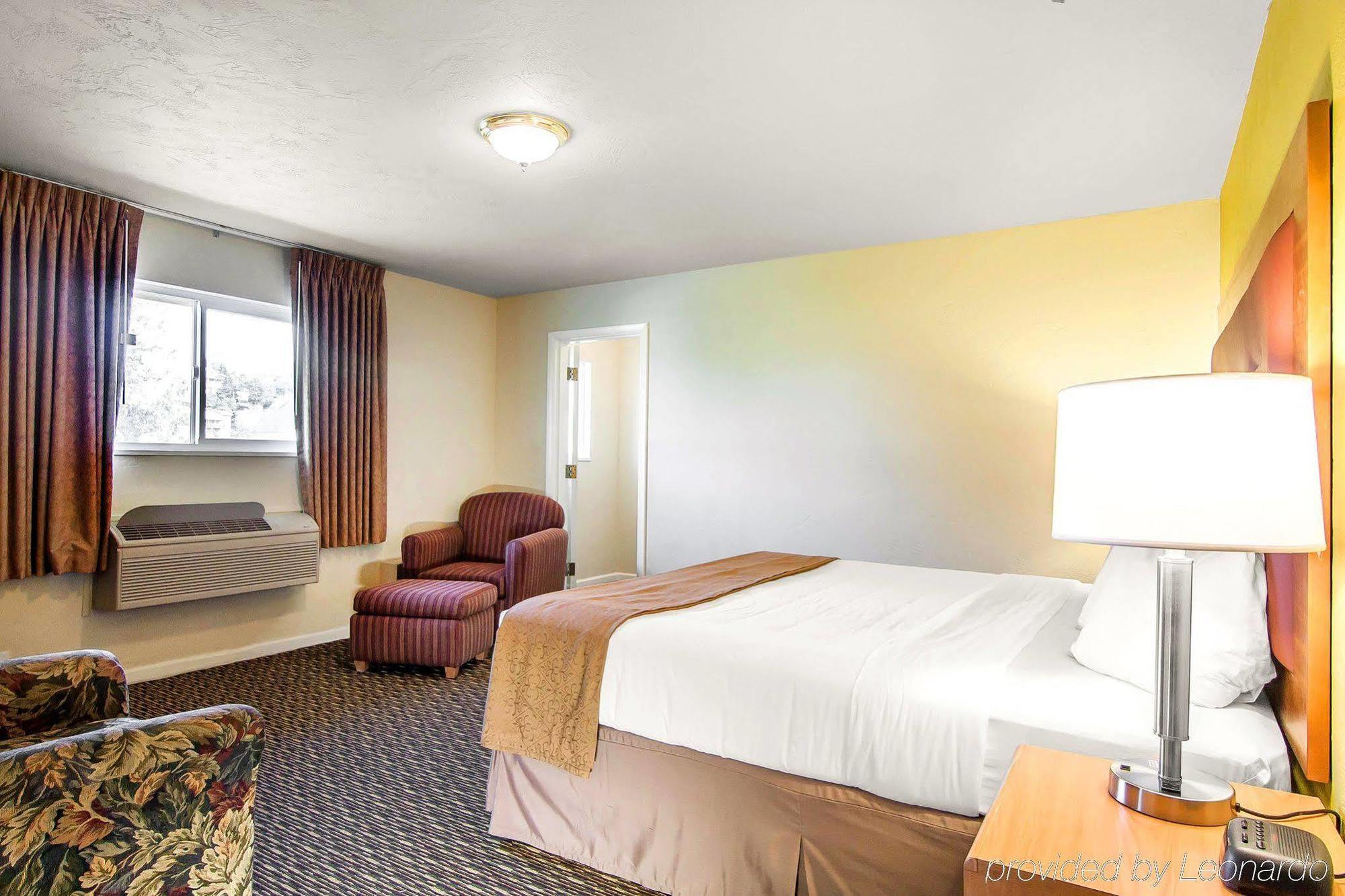 Quality Inn & Suites At Coos Bay North Bend Buitenkant foto