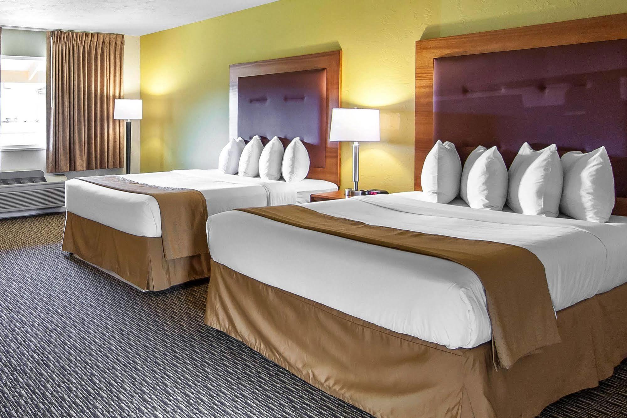 Quality Inn & Suites At Coos Bay North Bend Buitenkant foto
